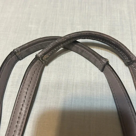 Coach Taylor OP Art Alexis Carryall. Inside zip. Zip Top Closure. - Picture 5 of 10